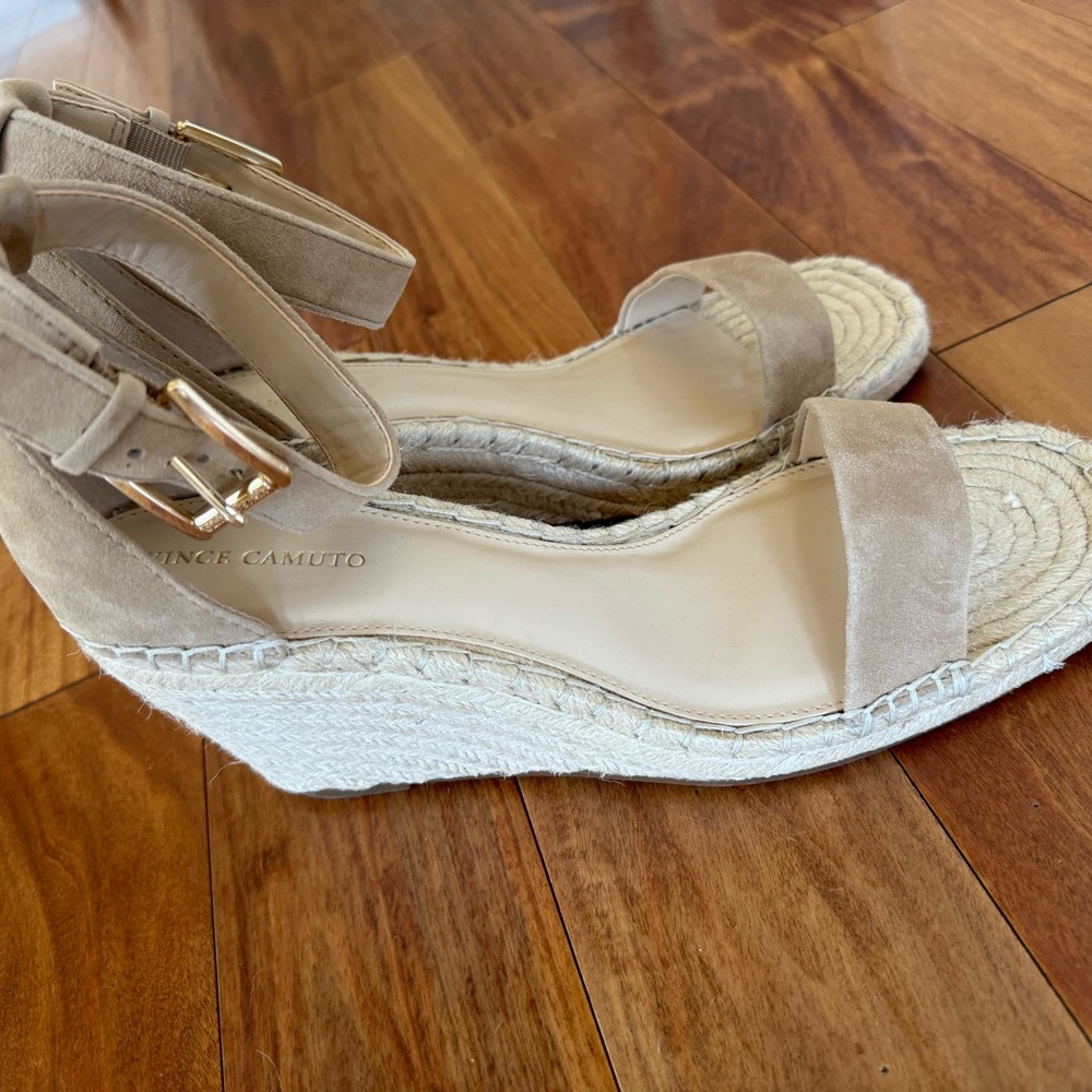 Vince Camuto Meddrina wedge sandal, NEW